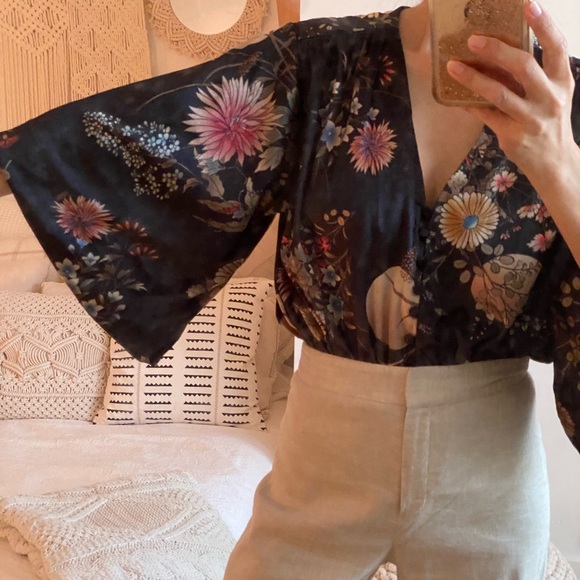Zara Velvet Flower Print body suite/blouse S, seamless bottom, hardly worn - Picture 3 of 8